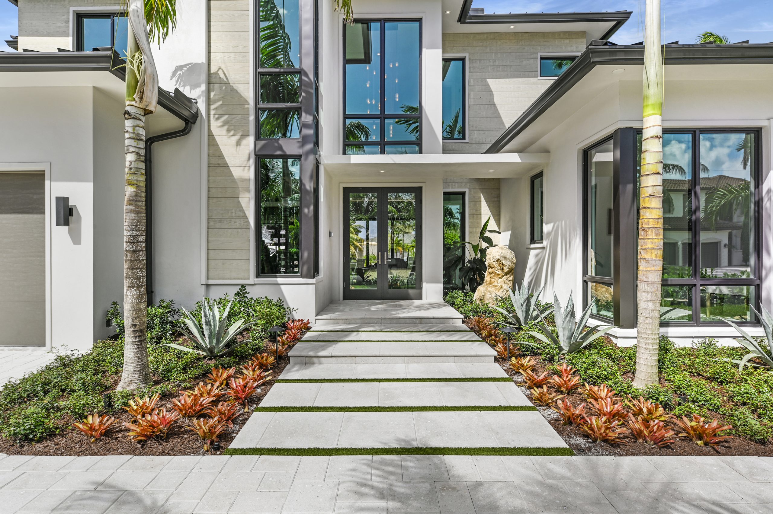 Coconut Palm Estate-Brand New Custom Build