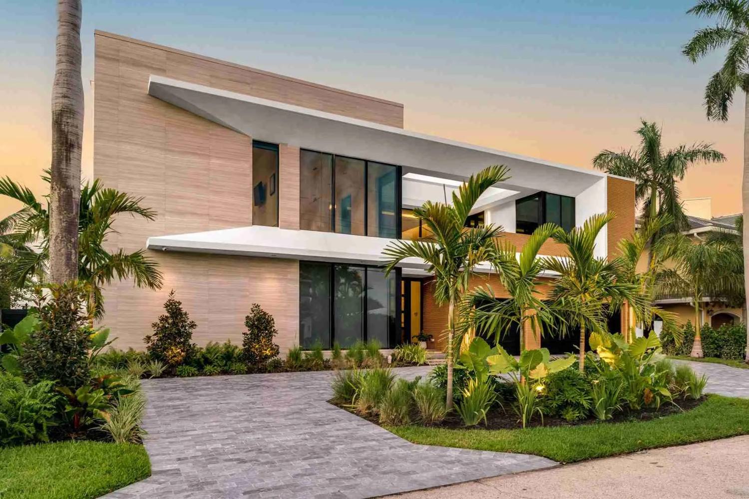 Modern custom home at 955 Bolender in Delray Beach built by Beachfront Builders